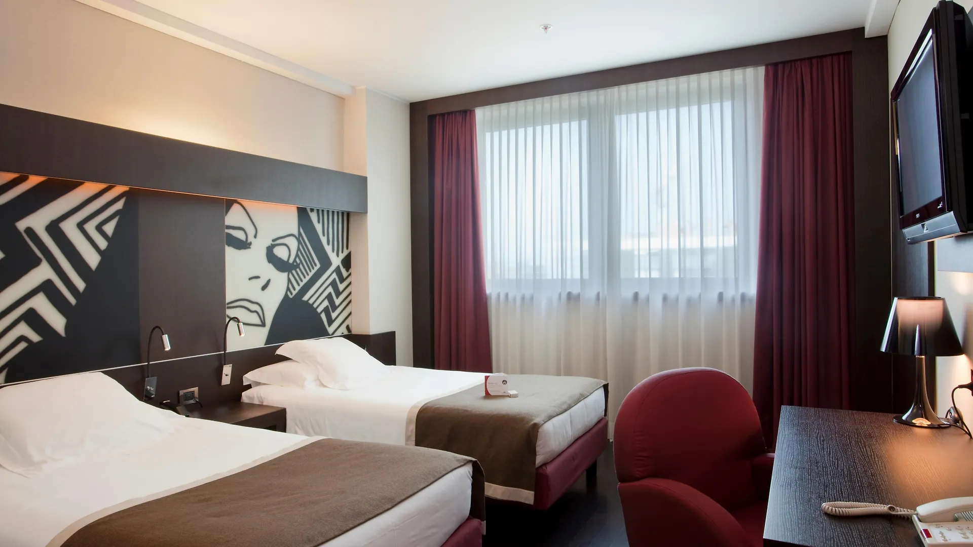 Отель Crowne Plaza Milan City By Ihg