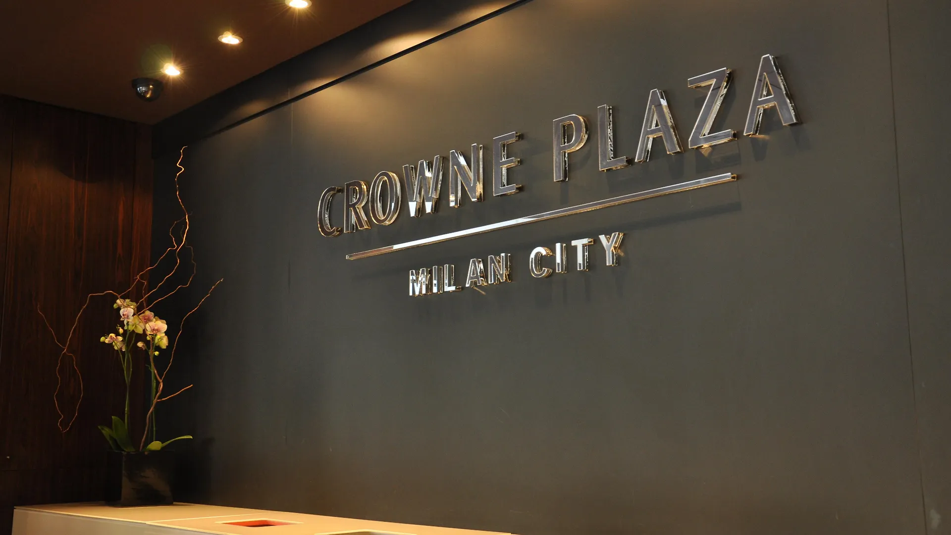 **** Отель Crowne Plaza Milan City By Ihg Италия