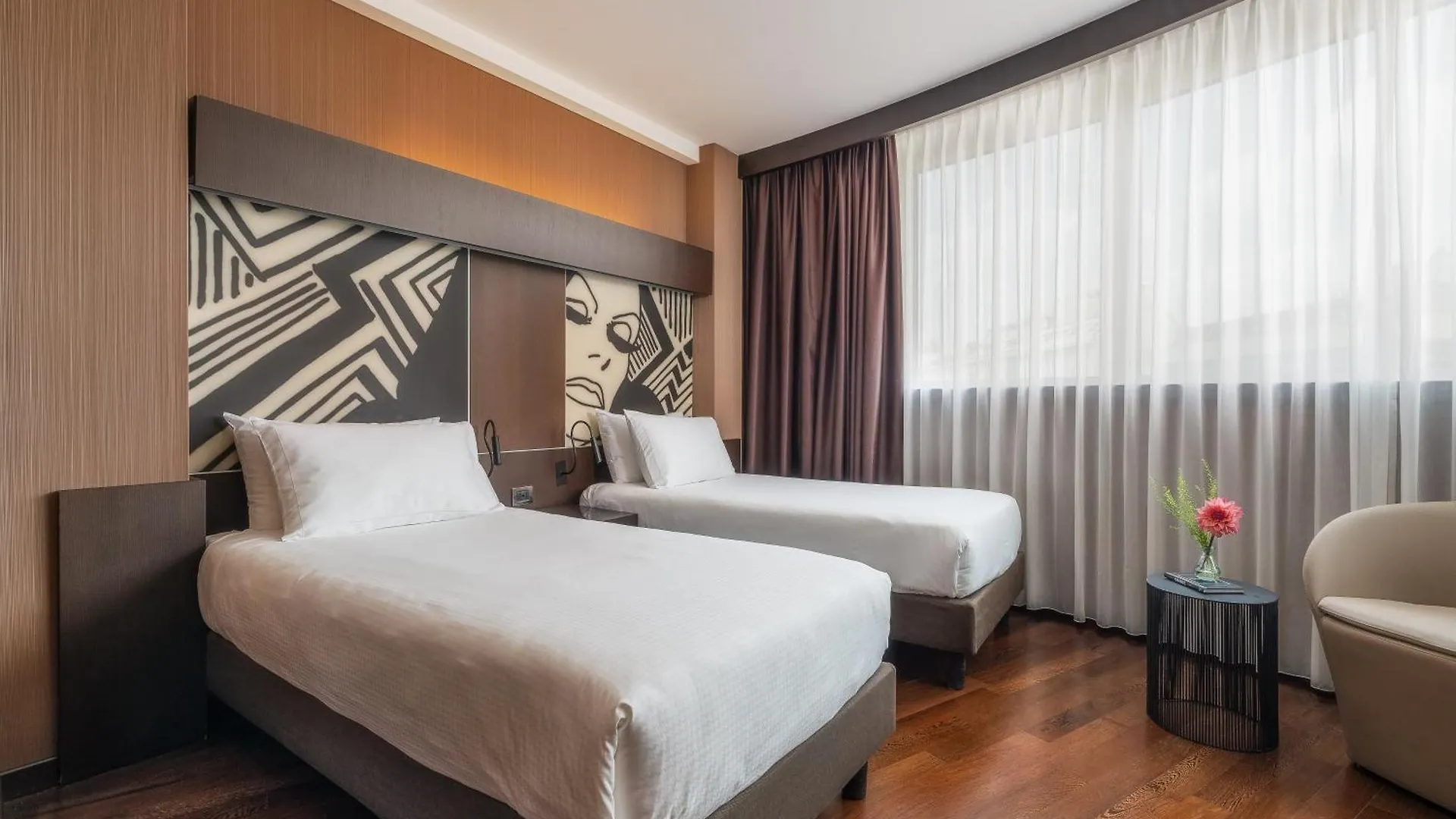 Crowne Plaza Milan City By Ihg 4*,  İtalya
