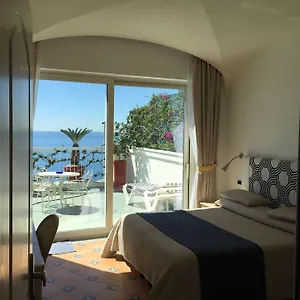 hotel-bellevue-suite.hotels-amalfi.com/